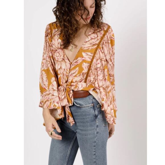 BAND OF THE FREE LIBBY GOLD FLORAL BELL SLEEVE CROP TOP XS-NEW - Picture 3 of 7